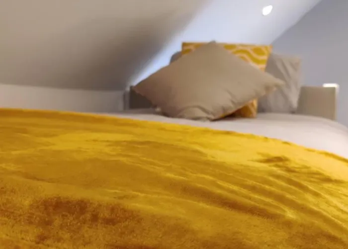 Luxury 'cois Abhainn' Self Catering Foxford