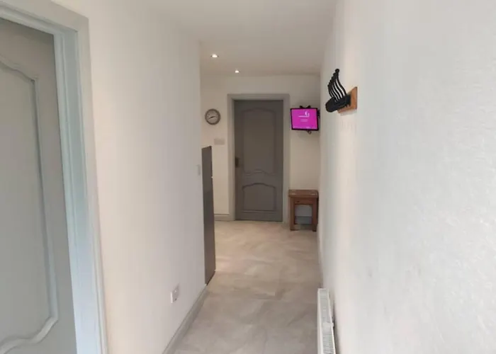 Luxury 'cois Abhainn' Self Catering Foxford